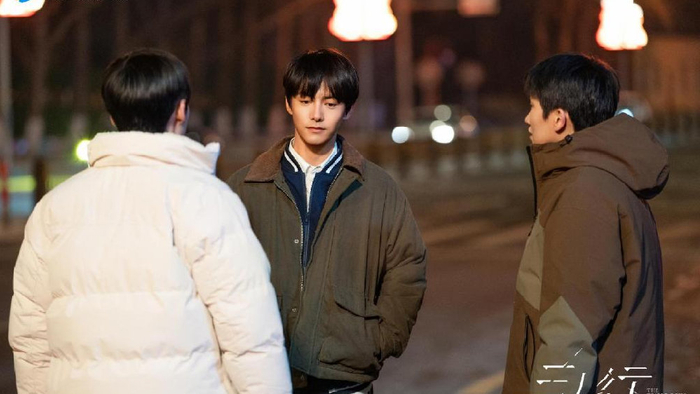 你以为《三人行》是科幻爽剧？结果却让人哭光了纸巾