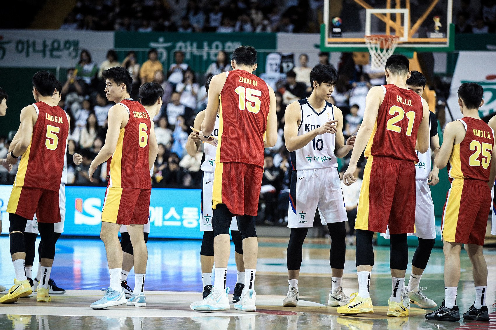 韩国此前战胜中国男篮最多的一次也是赢了14分 为1997年亚洲杯