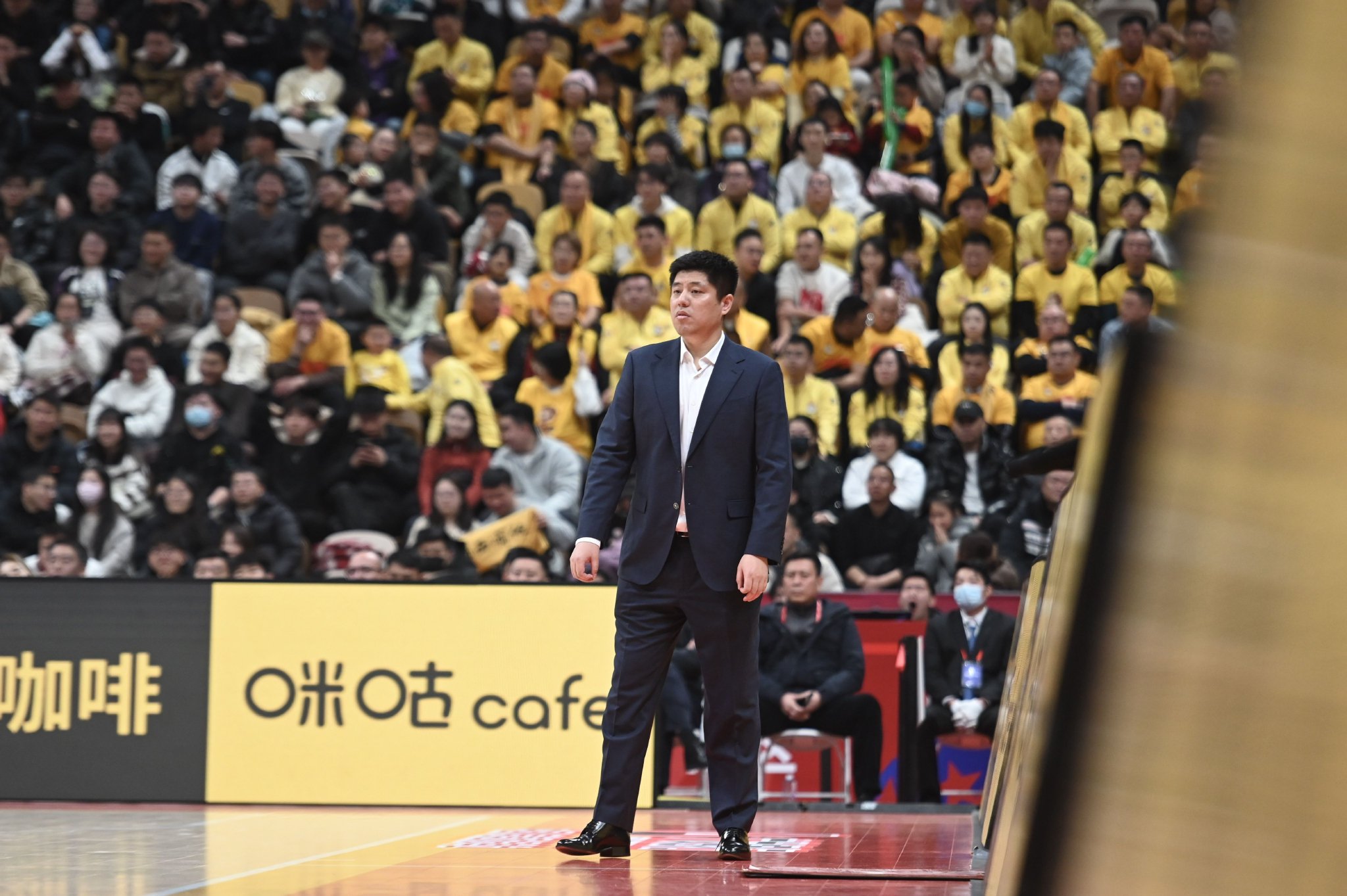 解说：山西的表现并不好 他们的防守又回到了以前的老样子