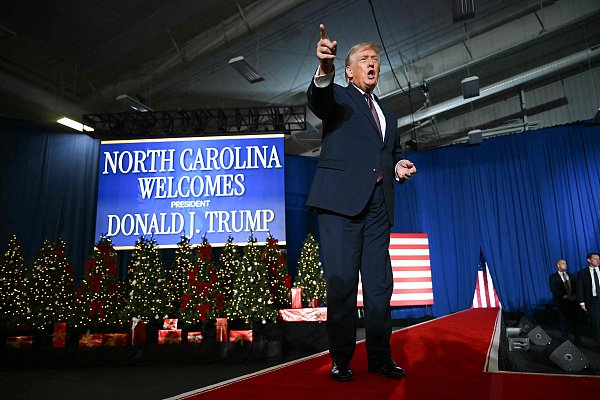 特朗普自吹:多亏了我,不然被中国毁了