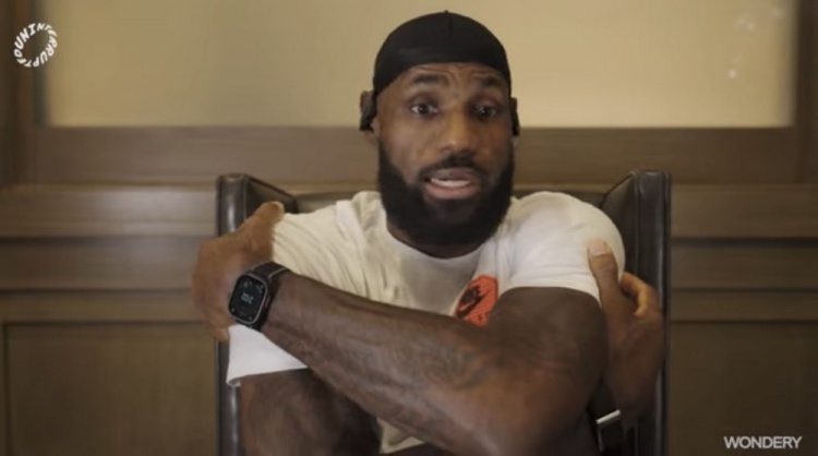 詹姆斯：领先三分故意犯规有很多技巧  也要避免犯规太早一罚一掷