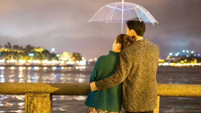 情人节再读《亲密关系》才明白:看见,是最长情的告白