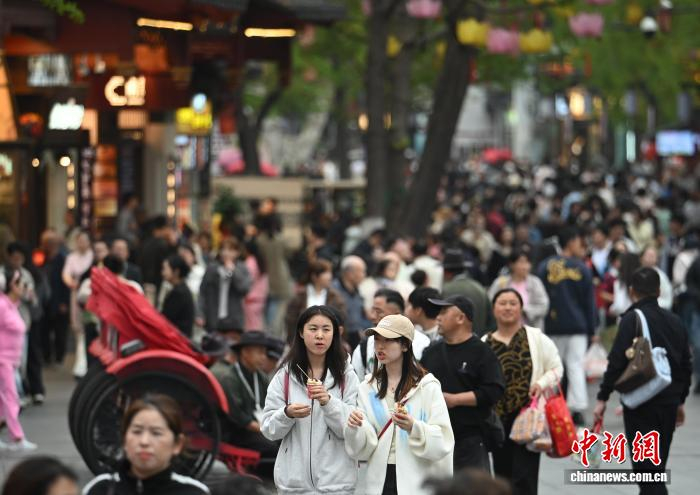 清明节假期中国国内出游1.35亿人次 同比增6.8%